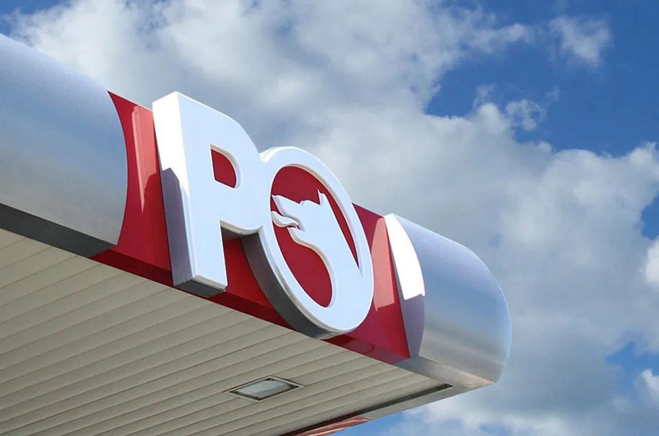 Petrol Ofisi istasyon tabelası